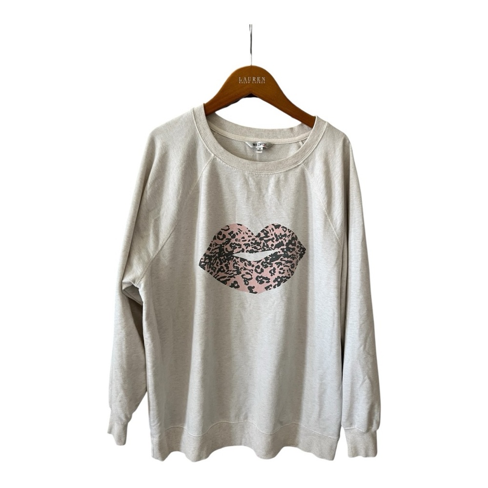 Wildfox‎ Sweatshirt Leopard Print Lips Kiss in Oatmeal Size Medium